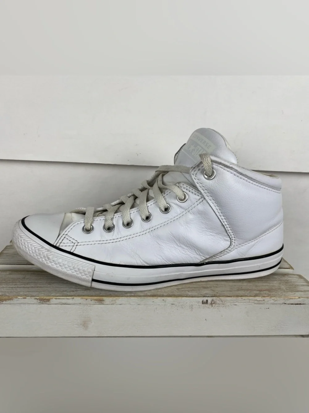 Converse Chuck Taylor All Star High Street leather sneakers white unisex M12 W14 - Picture 2 of 14